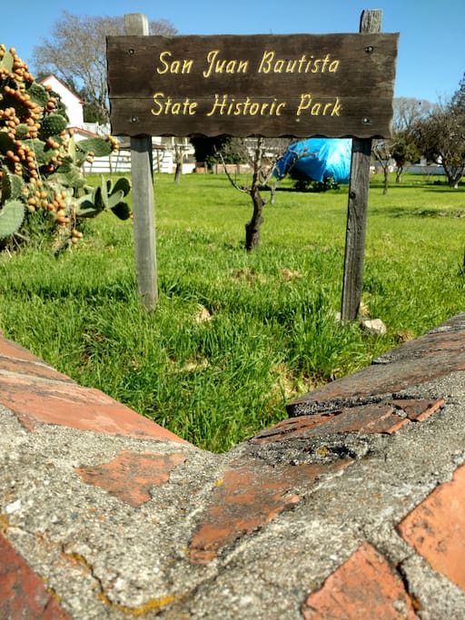 Cute Little CA town close to Carmel,Big Sur, Monterey Bay, SF Bay