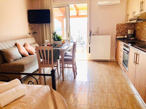 ANTONIS & RENA SWEET HOUSE-NEXT TO THE AIRPORT