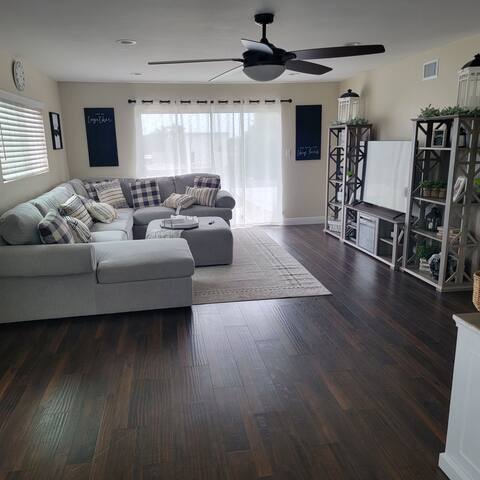 Entertainers craftsman style villa in heart of SD gallery image 4