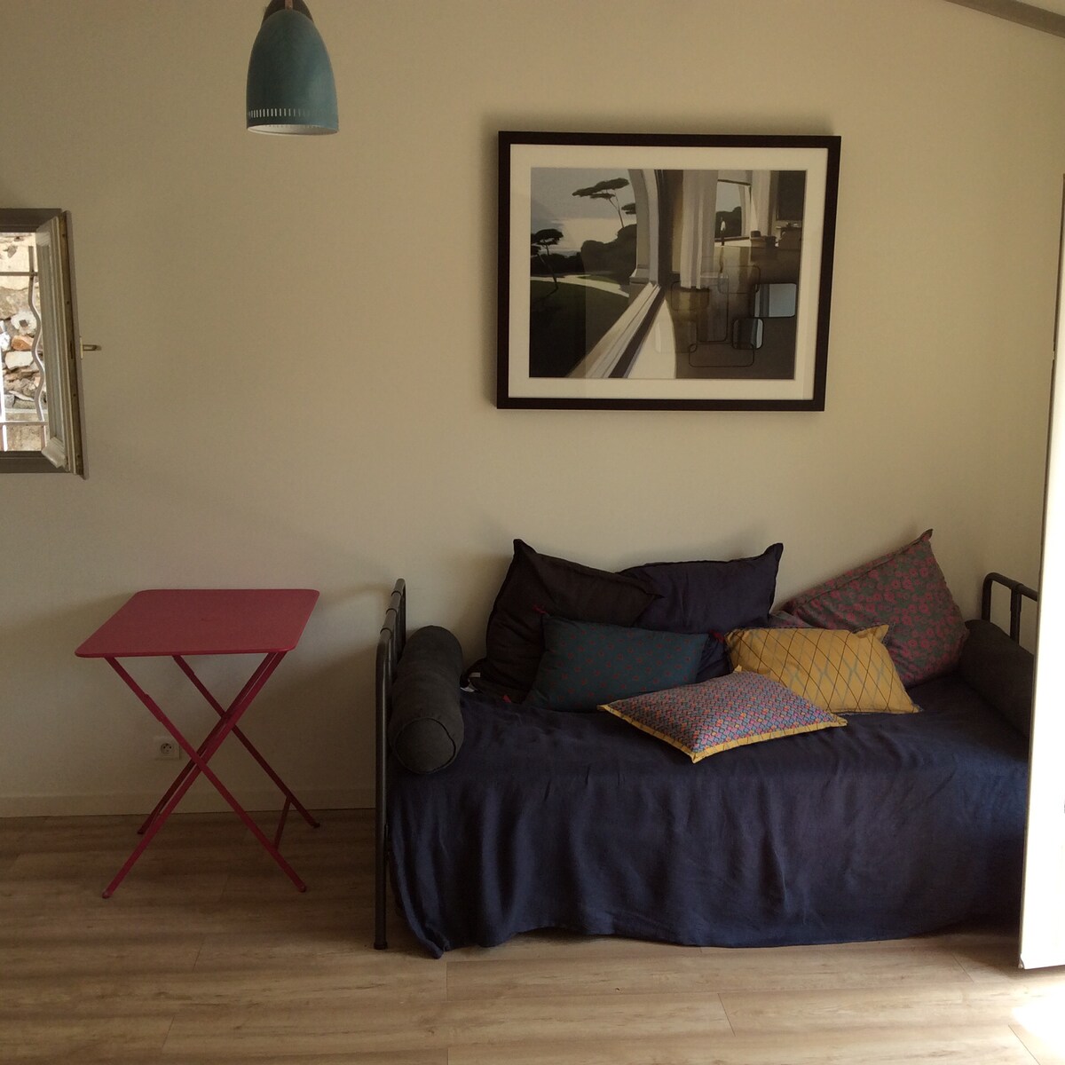 โซฟาเบด: เตียงแบบดึงออกพร้อมเตียงล่างติดล้อใช้งานง่าย 