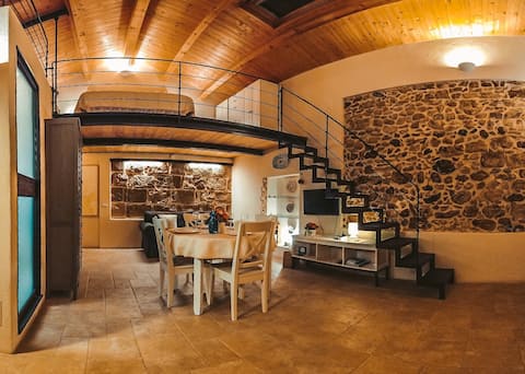 Hillary's Loft   (cod. iun P4138)