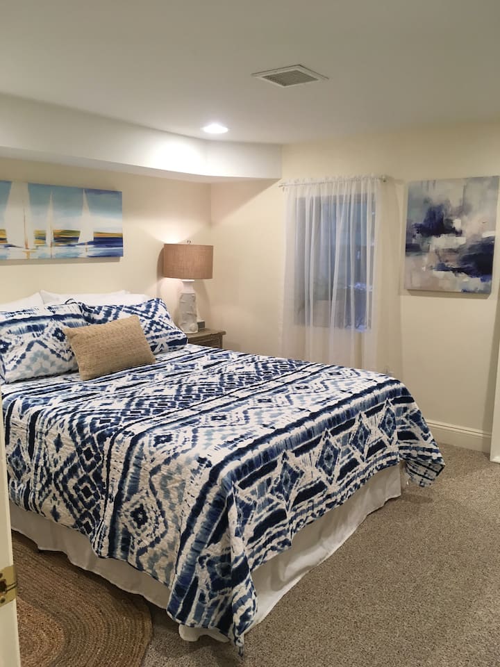 En la planta baja - Dormitorio 3 con cama tamaño queen