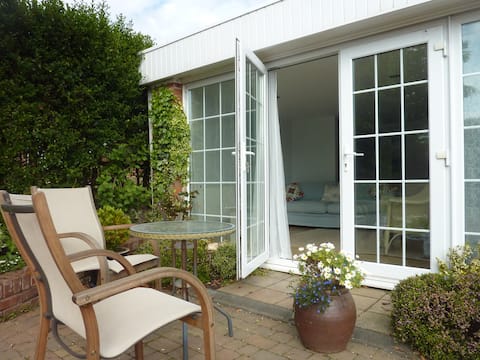 Top Airbnb: Self-contained studio garden flat in Exmouth