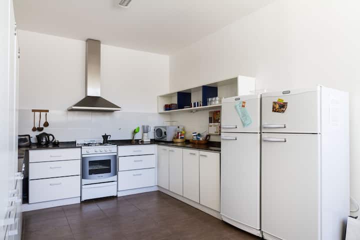 Habitación privada en casa renovada en San Telmo