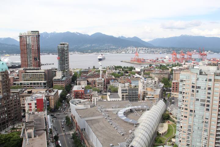 3 bedroom SubPenthouse central downtown Vancouver gallery image 4