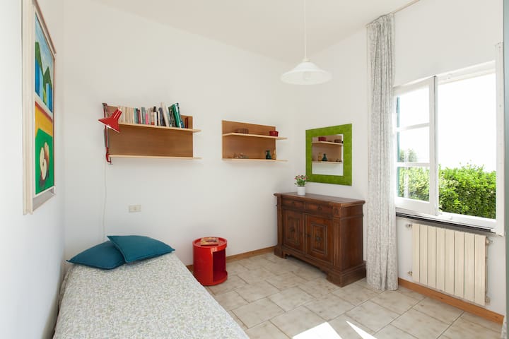 chumba cha kulala cha 2 mwonekano wa bahari na kitanda cha mtu mmoja/kitanda pacha cha kuvuta cha pili 