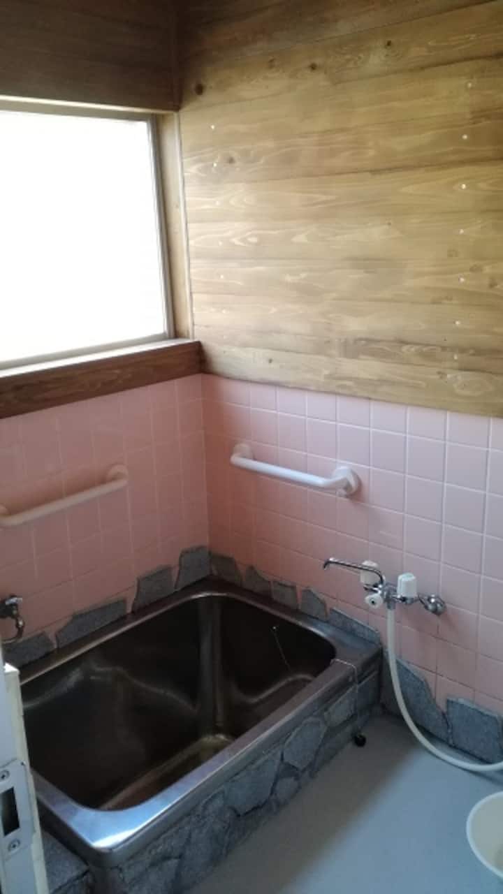 風呂場（1F)
1階のバスルーム