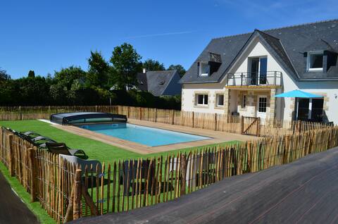 Villa Ar Mor Gwenn heated pool in Fouesnant