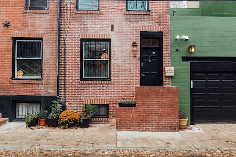 Historic Philly Townhouse with Garage