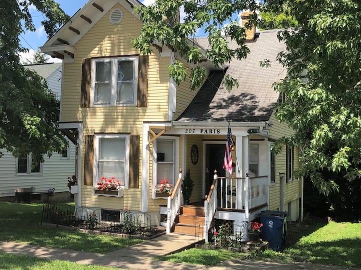 HISTORIC VICTORIAN ‘3 Mins’ to Noah’s Ark ‘Sweet’ Houses for Rent in