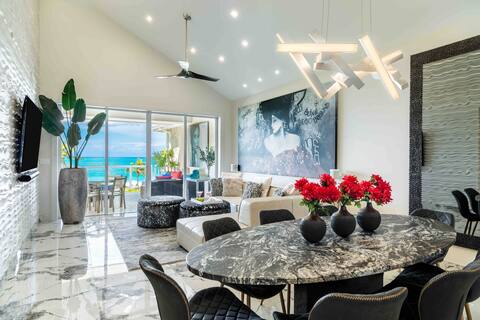 Luxury Beachfront Penthouse Grace Bay at Grandview