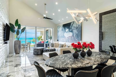 Luxury Beachfront Penthouse Grace Bay at Grandview