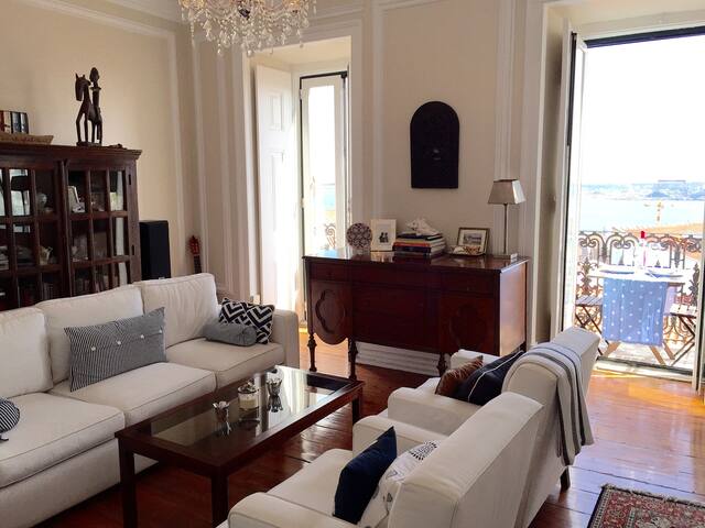 The Ultimate River View Balcony Apartment gallery image 2