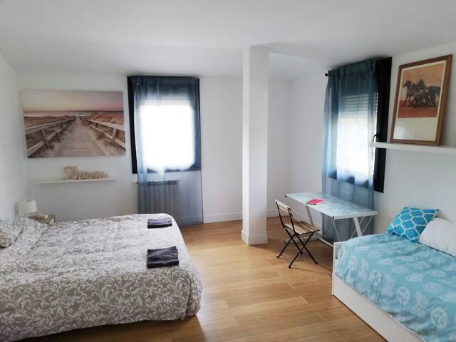 LAGA BLUE SURF gallery image 2