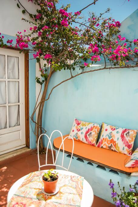 Totally private patio for cozy breakfasts and dinners
