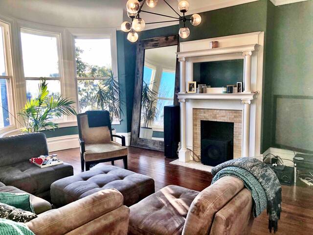 Duboce Triangle Gracious Victorian Flat