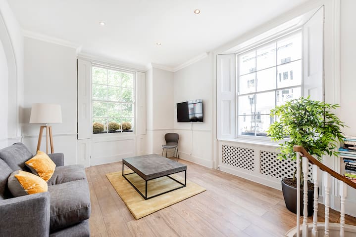 Stylish 2 bedroom flat in Knightsbridge