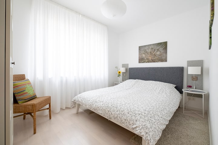 غرفة نوم 2
سرير 160 × 200 سم