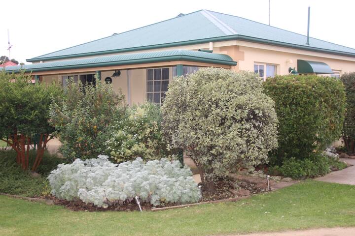 Swan Cottage- 2 bedroom