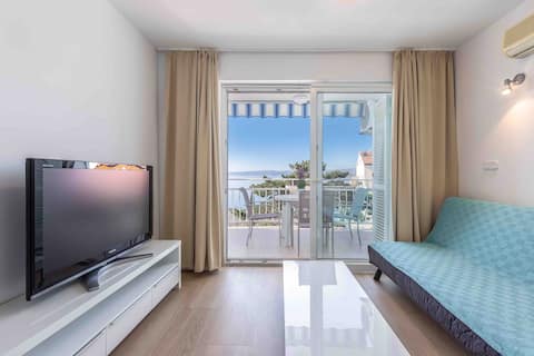 Apartment Marta -Crikvenica/Selce,50m from the sea