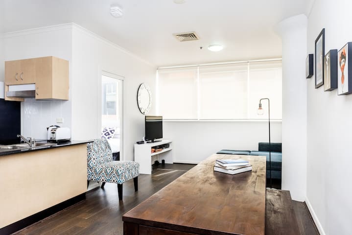 Surry Hills – 2 Beds (near CBD/FiDi/Downtown)