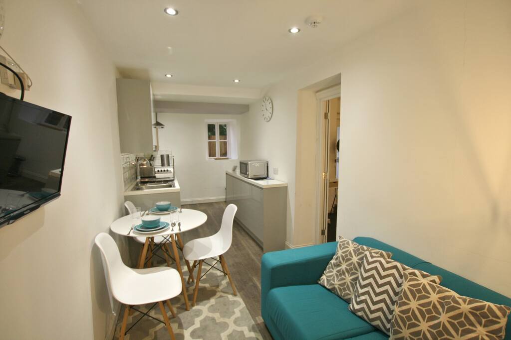 Living/ dining area