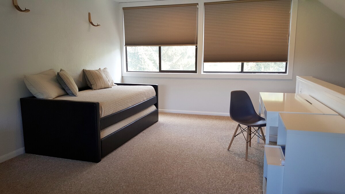 loft op de derde verdieping (uitschuifbaar +queensize bed)... 