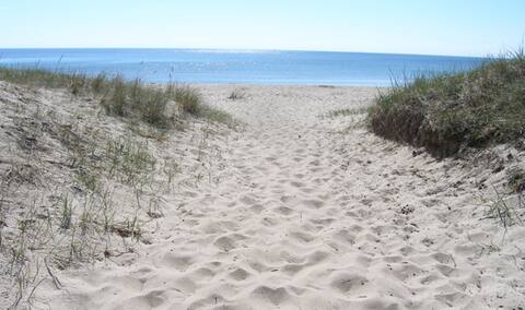 In the center of Åsa, 2 min walk to the sea