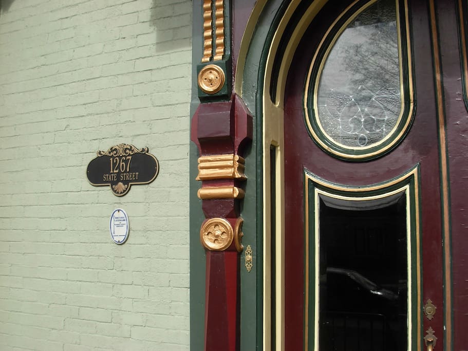 Details of entry door