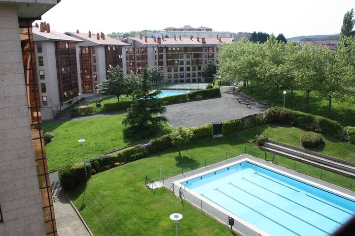 Apto. luminoso con piscina y vistas