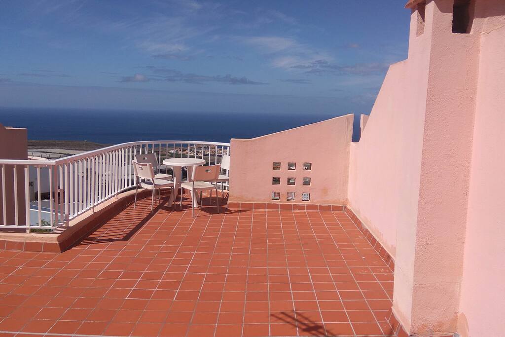 Spacious large roof terrace