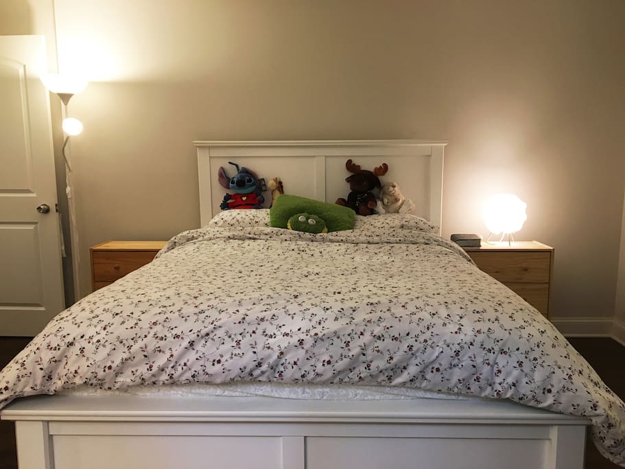 Queen size bed