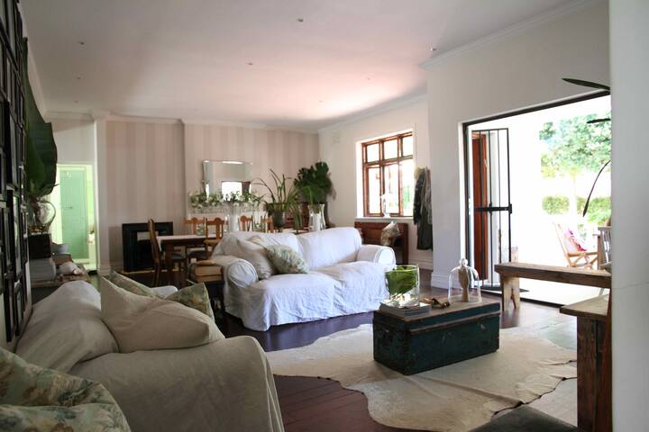 Gorgeous Family Home City Bowl Cape Town gallery image 5