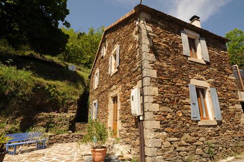 Gite in stone house with private Jacuzzi