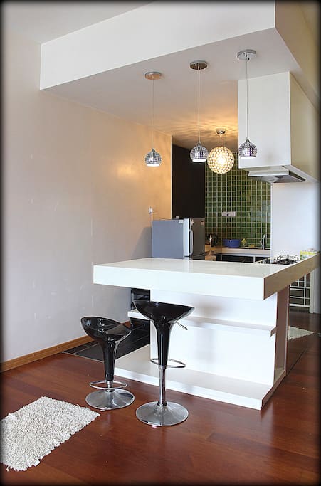 Cooking and dining corner. Sauce pan, kettle and pot provided.