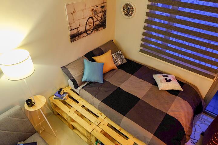 BACKPACKERS HUB: Staycation,Movies & Games Hangout