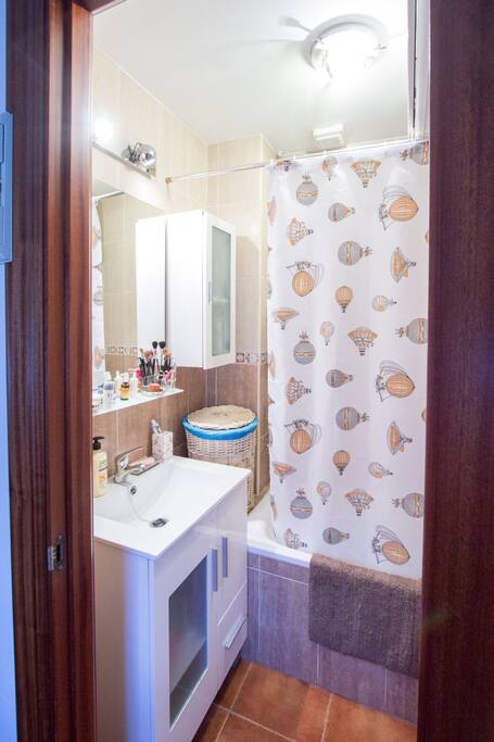 Baño con bañera