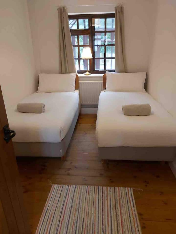 Dormitorio 4: 2 camas individuales.