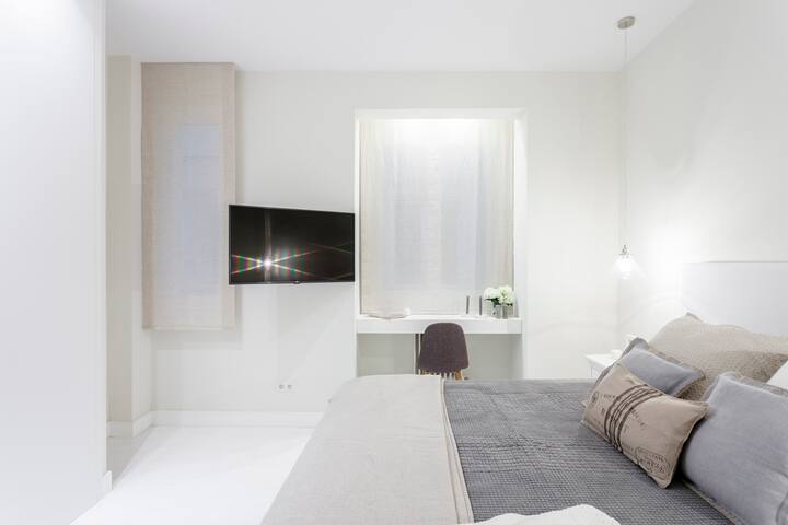 Elegant & central, 2BR in Salamanca – ALC gallery image 2