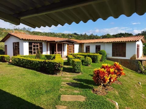 Nice river cabin, swimming pool, flora and fauna