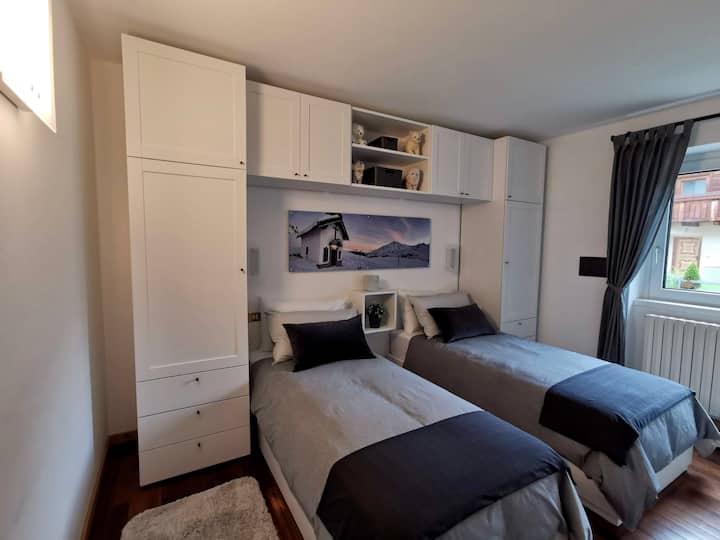 Third bedroom with two single beds