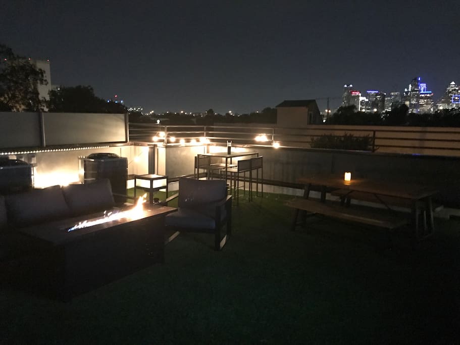Roof-top relaxation and fun with downtown skyline views!