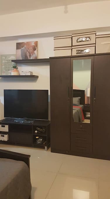 Cable ready tv.