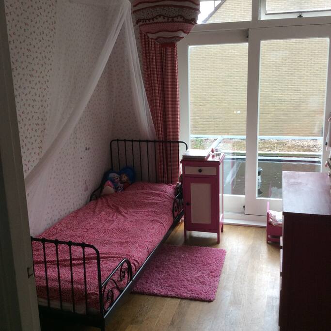 Kidsroom 1