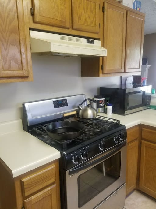 Full kitchen with utensils