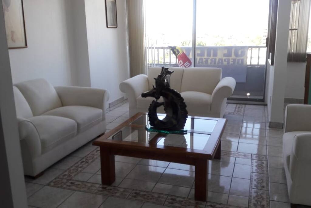 SALA, con vista a la ciudad