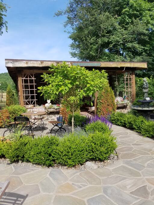 garden house/beach patio
