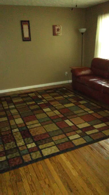 Large, open living room for Queen size air mattress.
Solar Eclipse Special $150 Per Night (Sunday & Monday)