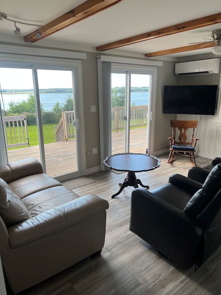 Tranquil Waterfront Cottage Charlottetown Area - Charlottetown