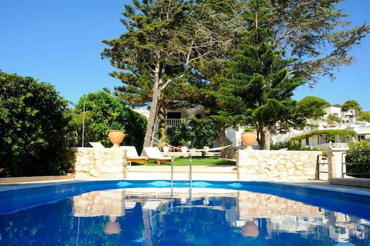 Villa Oceano sea access and pool – Otranto seaside